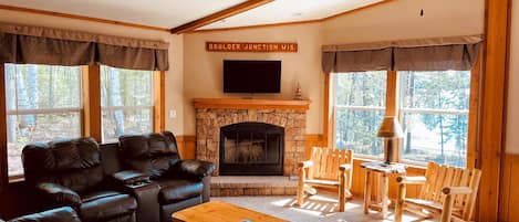 Smart-tv och eldstad