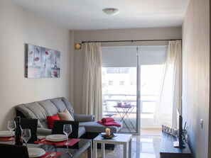 TV - PUESTA DE SOL RENTALS 2AJ (PLAYA SAN JUAN)