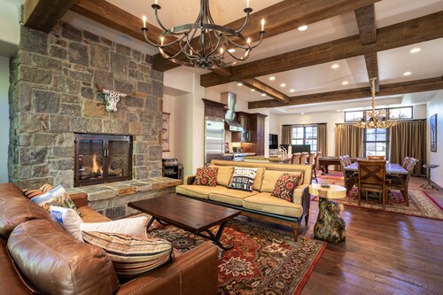 Stay Montana | Slopeside Luxury Ski-In/Ski-Out Chalet - Sleeps 12