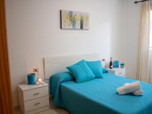 2 bedrooms, iron/ironing board, internet, bed sheets - PUESTA DE SOL RENTALS 3AR (PLAYA SAN JUAN)