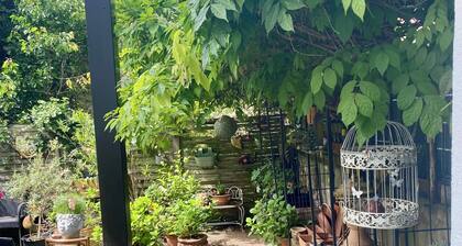 Zentrale, helle + gemütliche Ferienwohnung ( 64 qm) im EG Altbau Einfamilienhaus