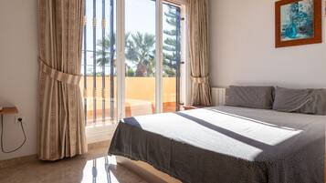 3 bedrooms, desk, iron/ironing board, travel cot