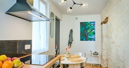 ★★★★★ Beautiful Duplex Design with private terrace - Ideally located