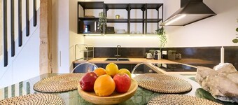 ★★★★★ Beautiful Duplex Design with private terrace -  Ideally located