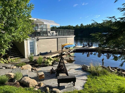 Muskoka Lake -Over the water experience- Boathouse “Suite Muskoka”
