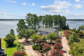 Unclassified image, 5 of 43, button