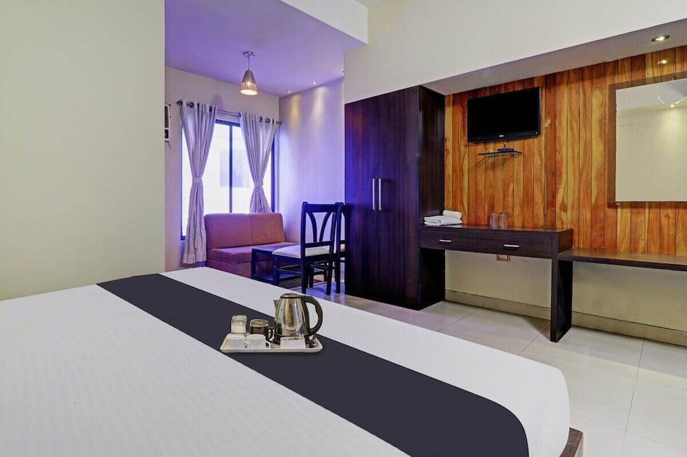 SHELTER HOTEL