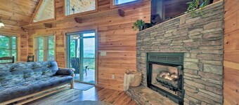 ‘Hiwassee Hideaway' Cabin w/ Mountain Views!