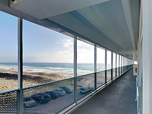 公寓客房, 1 張加大雙人床和 1 張沙發床, 海景 (#332 - No Pets Allowed) | 住宿一隅