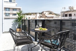 Ático panorámico, terraza, vistas a la ciudad | Terraza o patio