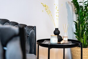 Suíte júnior | Área de estar | Smart TV 40 polegadas com canais digitais, TV