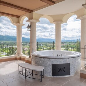 Jacuzzi Suites | Terrace/patio - Toscana Valley Castello Della Valley (Pak Chong)
