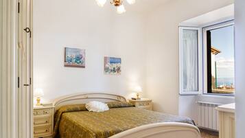 2 Schlafzimmer, BĂŒgeleisen/BĂŒgelbrett, kostenloses WLAN, BettwĂ€sche