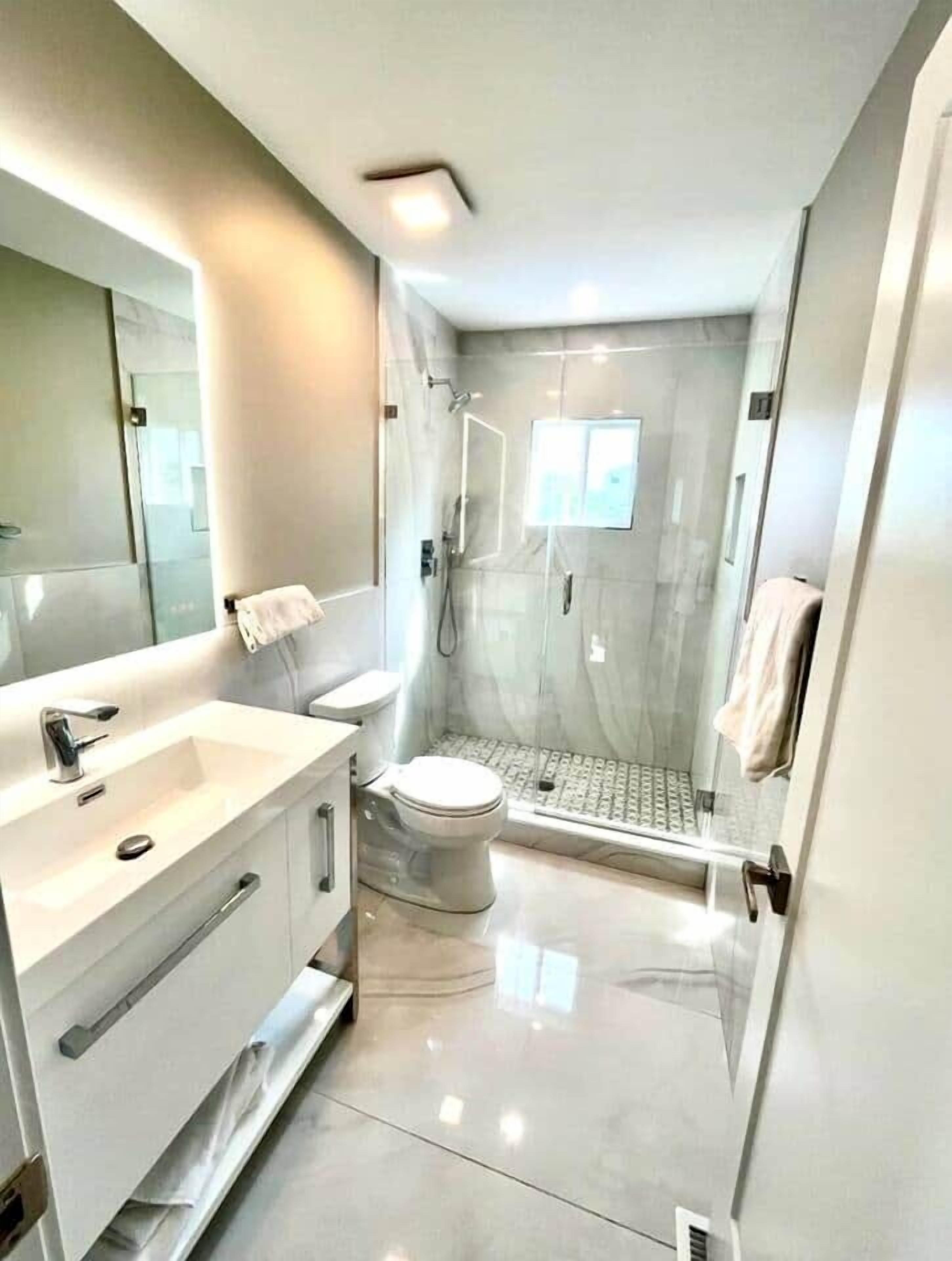 Bathtub, hair dryer