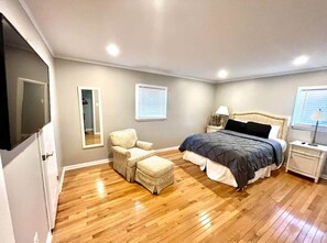 4 bedrooms, in-room safe, iron/ironing board, free WiFi