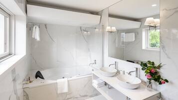 Premium Double Room | Bathroom