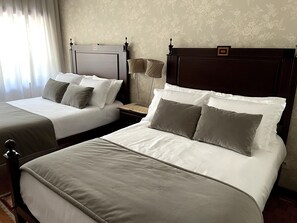 Chambre Supérieure avec lits jumeaux