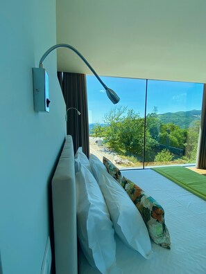 2 soverom, skrivebord, reiseseng for barn og wi-fi