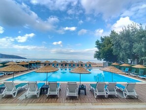 Alberca al aire libre por temporada