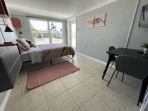 1 habitación, tabla de planchar con plancha, wifi y ropa de cama 