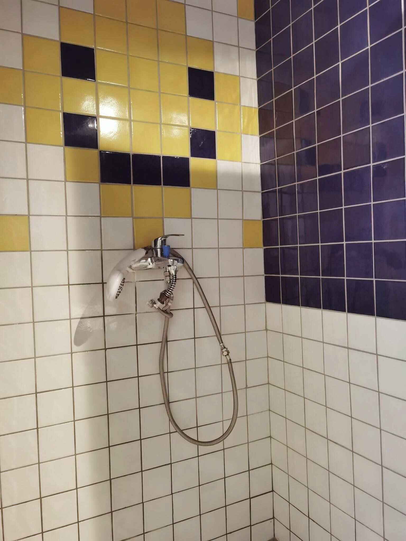 Douche, sèche-cheveux, papier toilette
