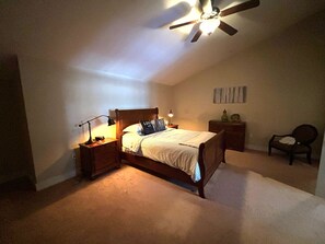 4 Schlafzimmer, Schreibtisch, Bügeleisen/Bügelbrett, WLAN