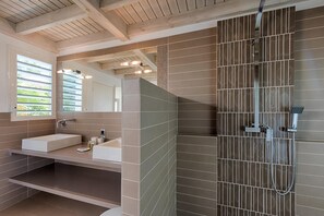 Shower, towels