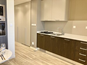 公寓 (0 Bedroom) | 私人简易厨房 | 微波炉、烤箱、电热水壶、烤面包机