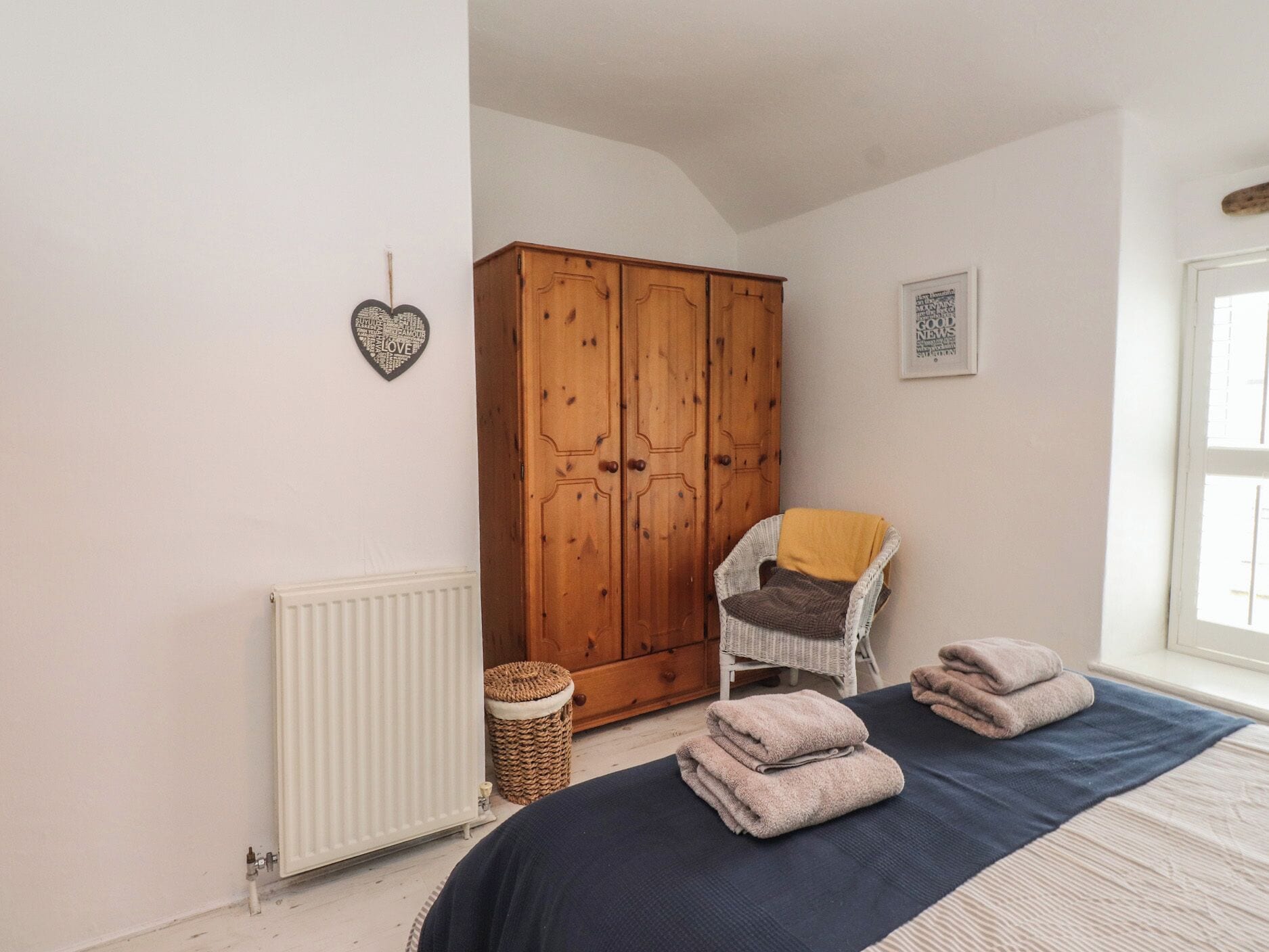 Cottage | 2 bedrooms, individually decorated, individually furnished, free WiFi