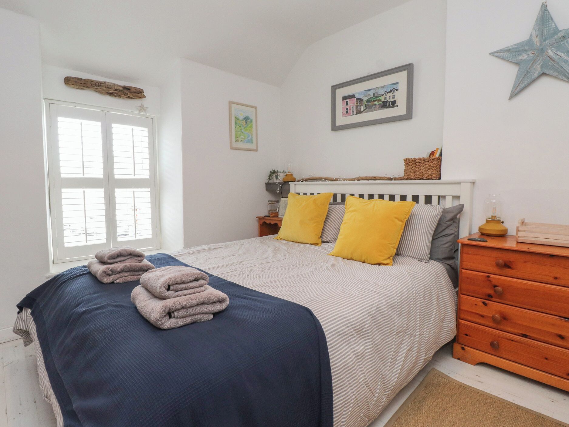 2 bedrooms, individually decorated, individually furnished, free WiFi