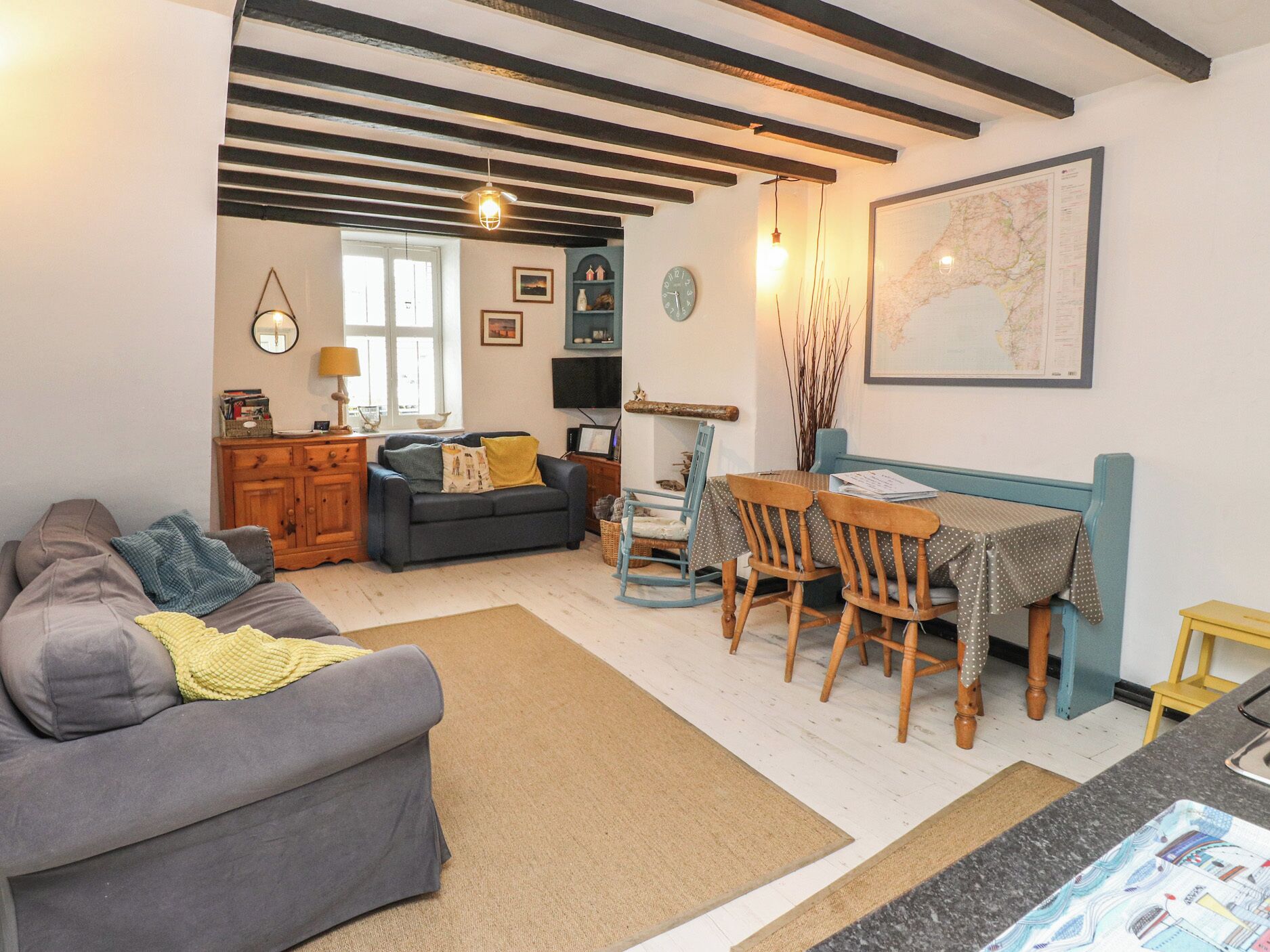 Cottage | Living area