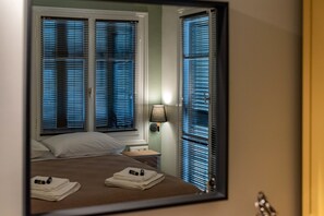 3 bedrooms, desk, iron/ironing board, travel crib - Tinas Home - Kalamata Mediterranean Suites & Villas (Kalamata)