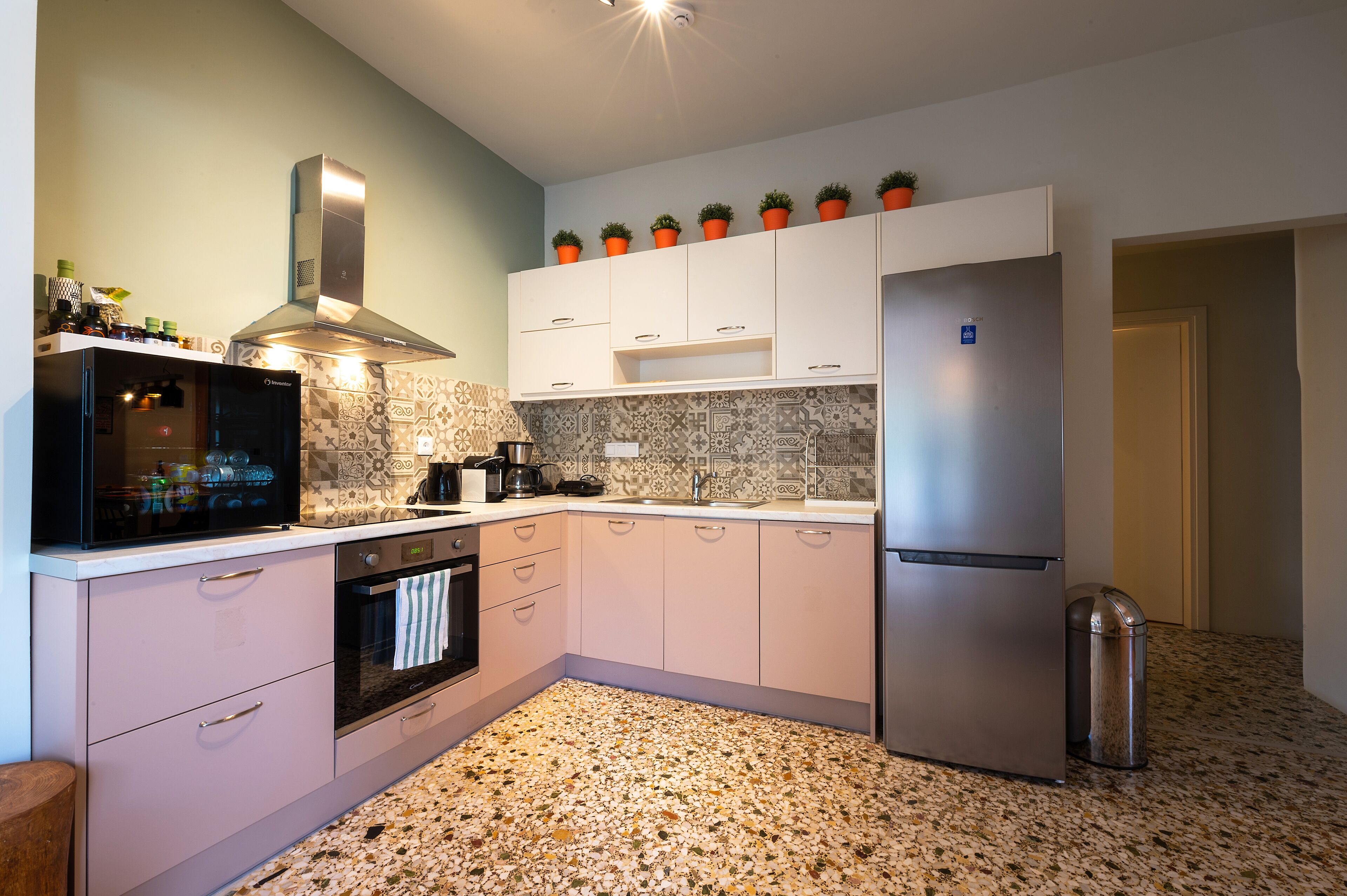 Frigorifero, forno, lavastoviglie, macchina per tè/caffè