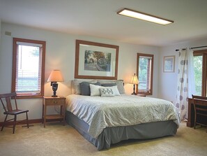 5 Schlafzimmer, Schreibtisch, kostenloses WLAN, Bettwäsche