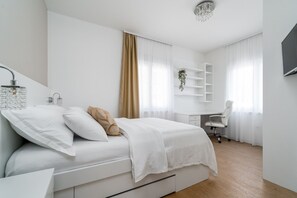 5 chambres, fer et planche à repasser, Wi-Fi, draps fournis
