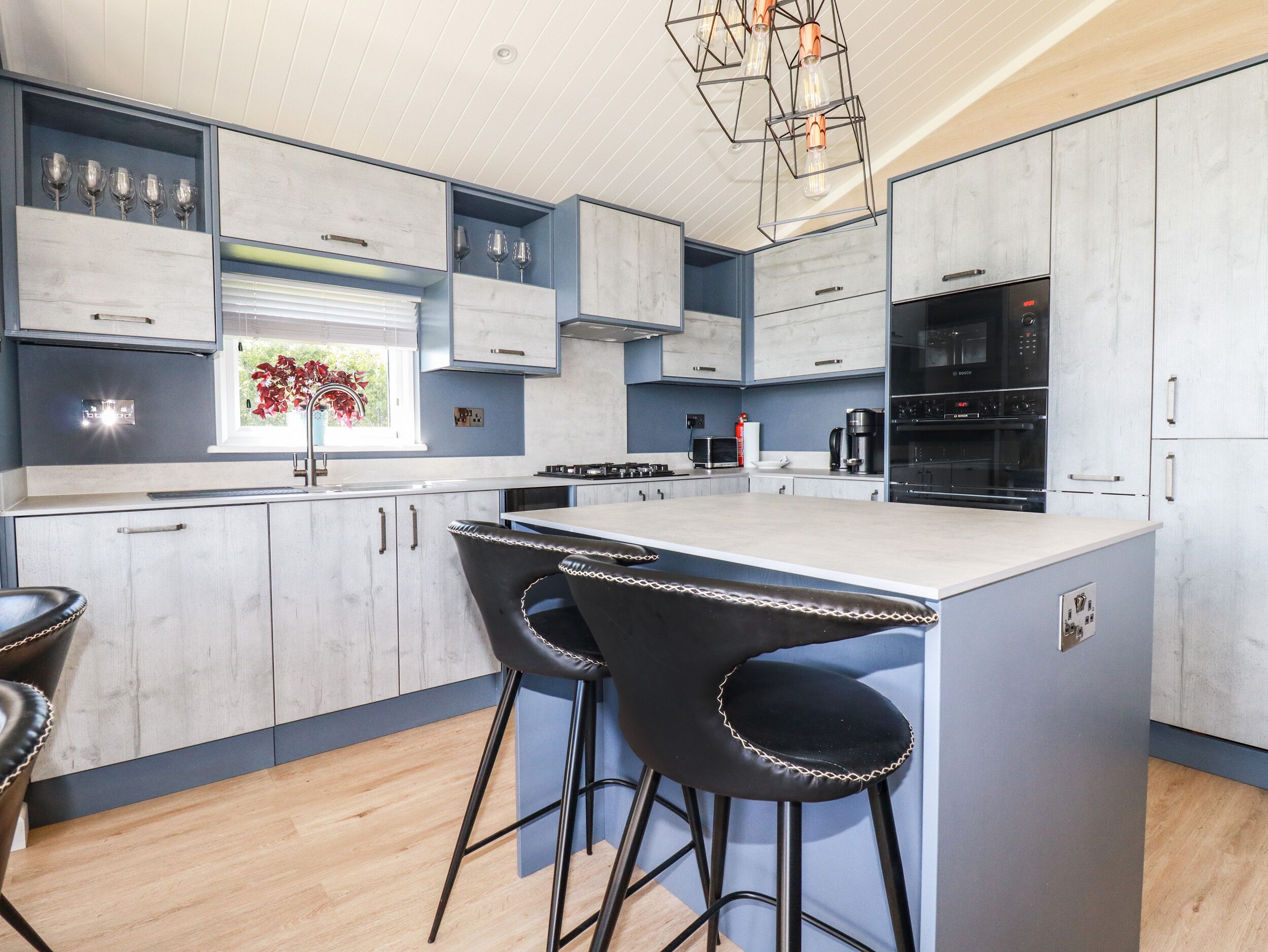 냉장고, 식기 세척기, 전기 주전자, 토스터