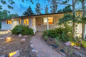 Exterior detail - 5BR w/ Hot Tub, Fire pit, Gym, Games & Secret Room (Colorado Springs)