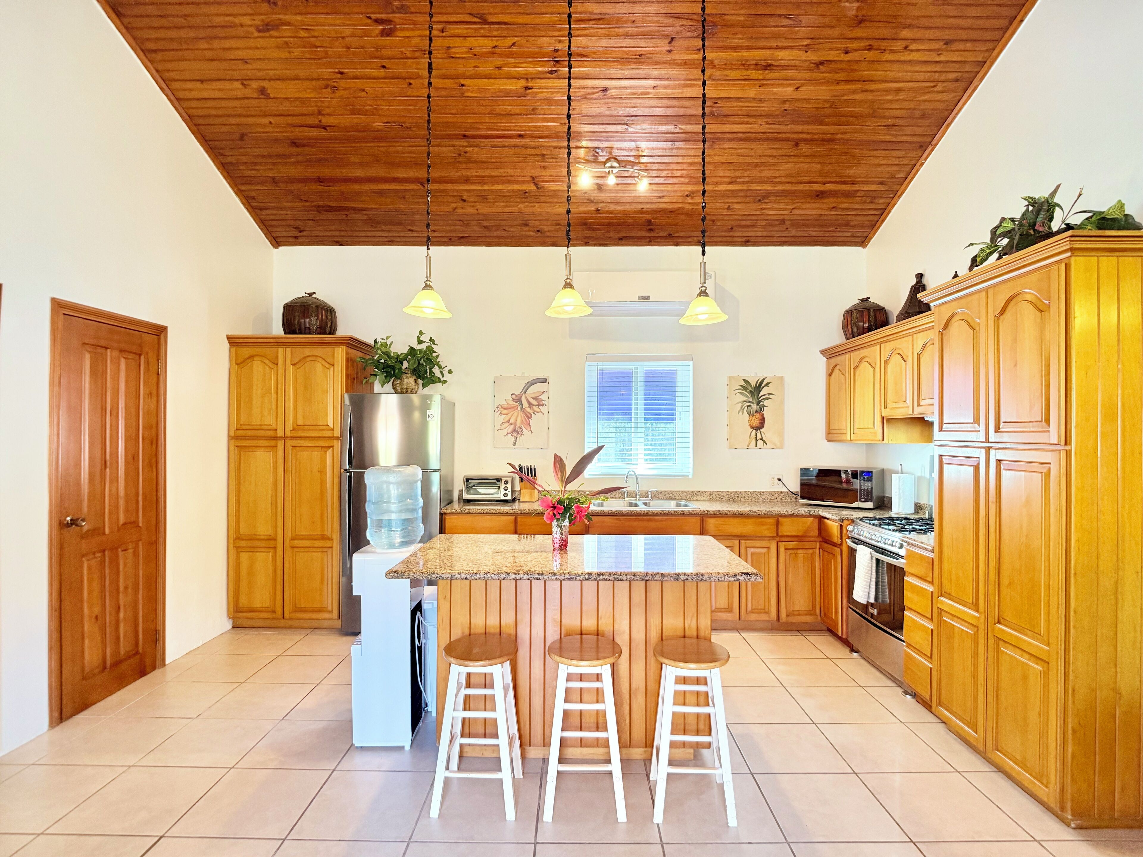 雪櫃、微波爐、焗爐、爐具