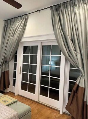 2 habitaciones, escritorio, tabla de planchar con plancha y wifi gratis