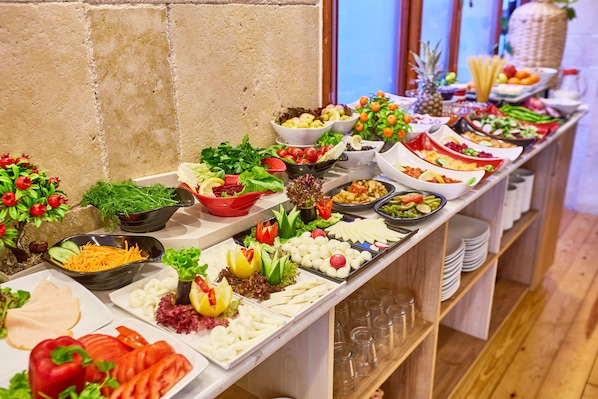 Tägliches inbegriffenes Frühstück zum Mitnehmen