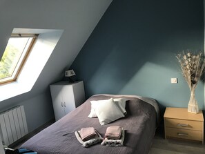 2 slaapkamers, reisbedje, gratis wifi, beddengoed