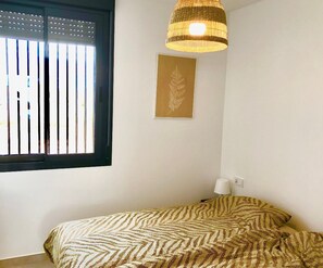 3 bedrooms, iron/ironing board, travel cot, free WiFi - Beautiful new penthouse with large private roof terrace, 400m from the beach (Mar de Cristal)