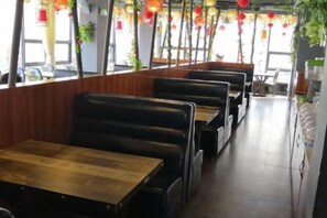 Ảnh chưa phân loại, 2 trong số 24 ảnh, nút