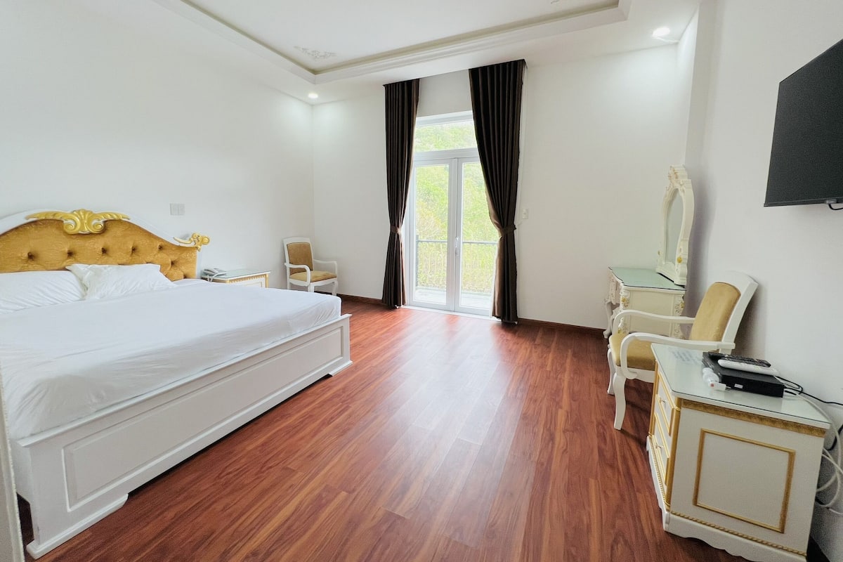 Ropa de cama de alta calidad, minibar, wifi gratis y ropa de cama