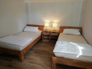 2 Schlafzimmer, Reisekinderbett, kostenloses WLAN, Rollstuhlgeeignet