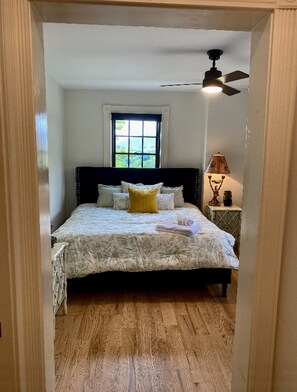The Fern Room | Free WiFi, bed sheets - Red Hill Bed and Breakfast (Lovingston)