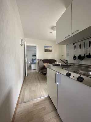 Apartment, Private Bathroom, Courtyard View ( Vogelsand) | Interior - Gästehaus Bremer (Cuxhaven)