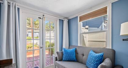 Chestnut Cottage - Walkable to Downtown/EV Charger/Dog Friendly
