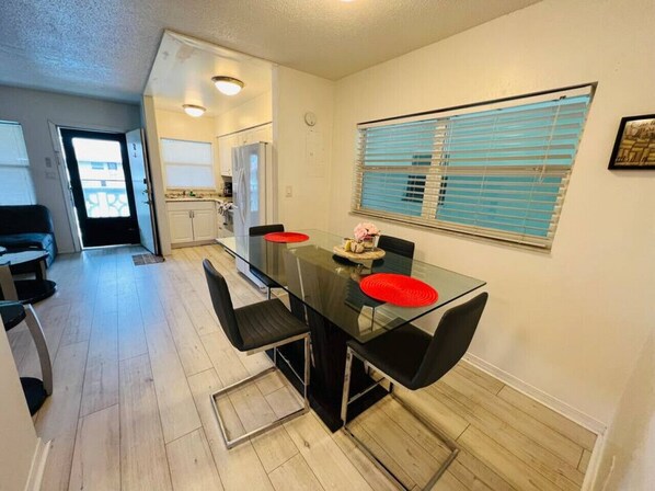 Dining - Windward West 30 - Pool & 5 Minutes from the Beach (Cocoa Beach)