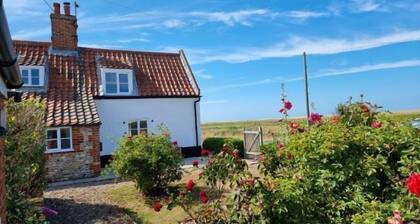 Detached 1-bed cottage overlooking the salt marshes
